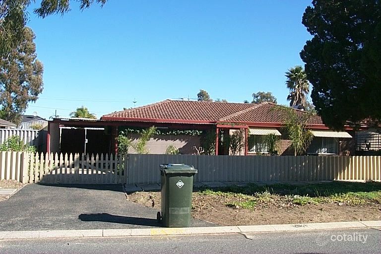 13 Tendring Way, Girrawheen, WA 6064