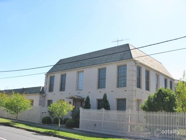 18 Airdrie Rd, Caulfield North, VIC 3161