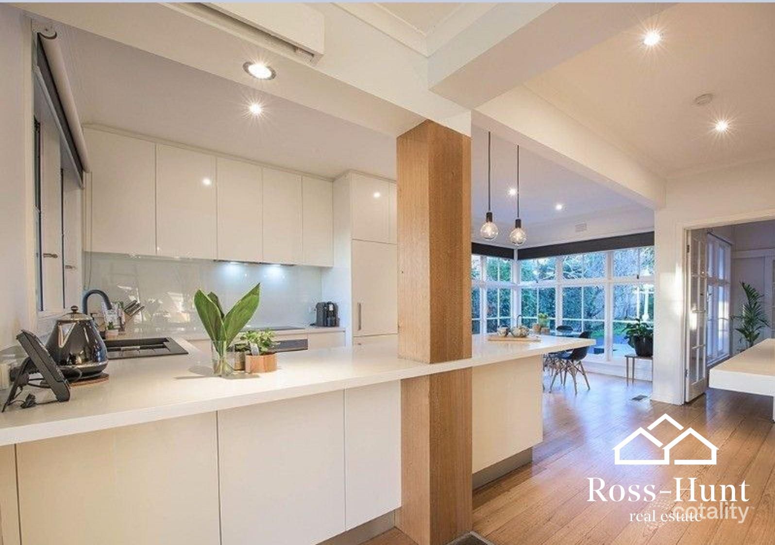 13 Tucker Rd, Bentleigh, VIC 3204