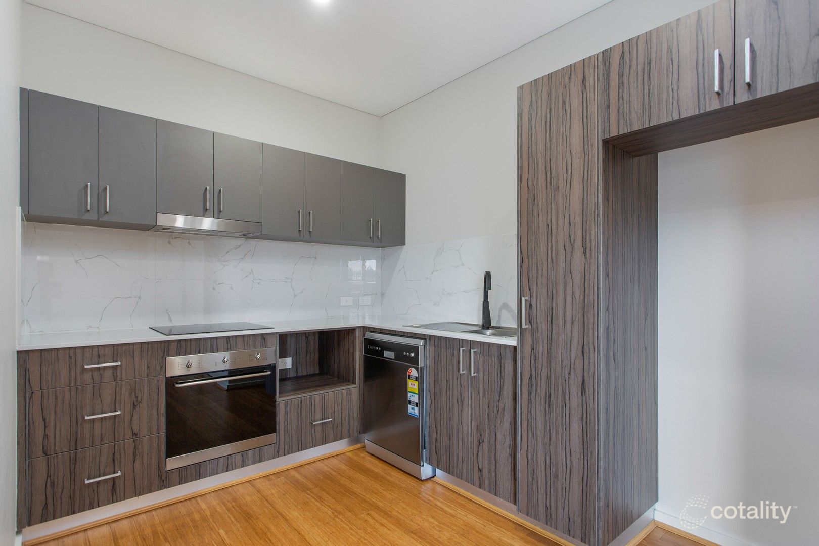 2/67 Wray Ave, Fremantle, WA 6160