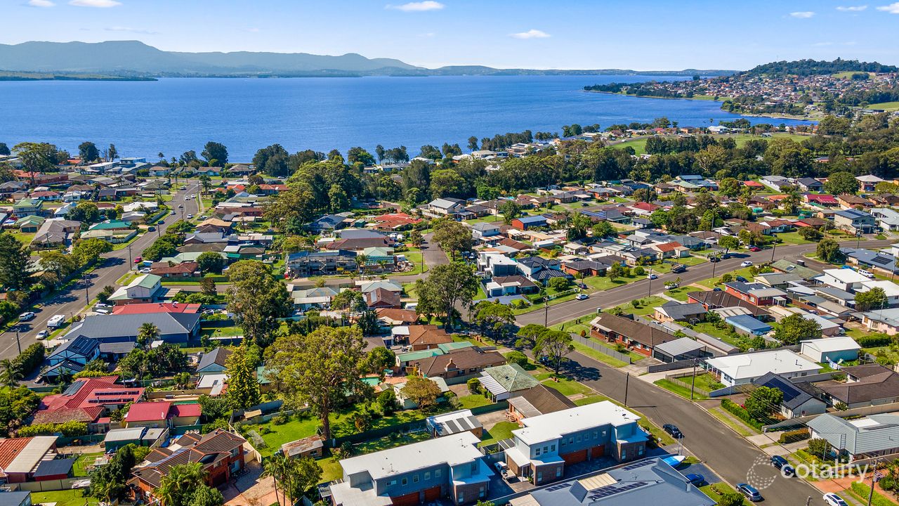 27 Devonshire Cres, Oak Flats, NSW 2529