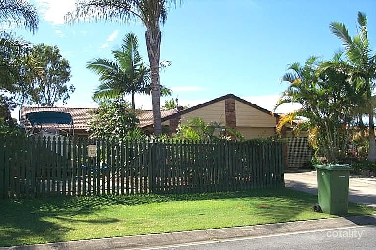 1/4 Robin Joy Cl, Labrador, QLD 4215