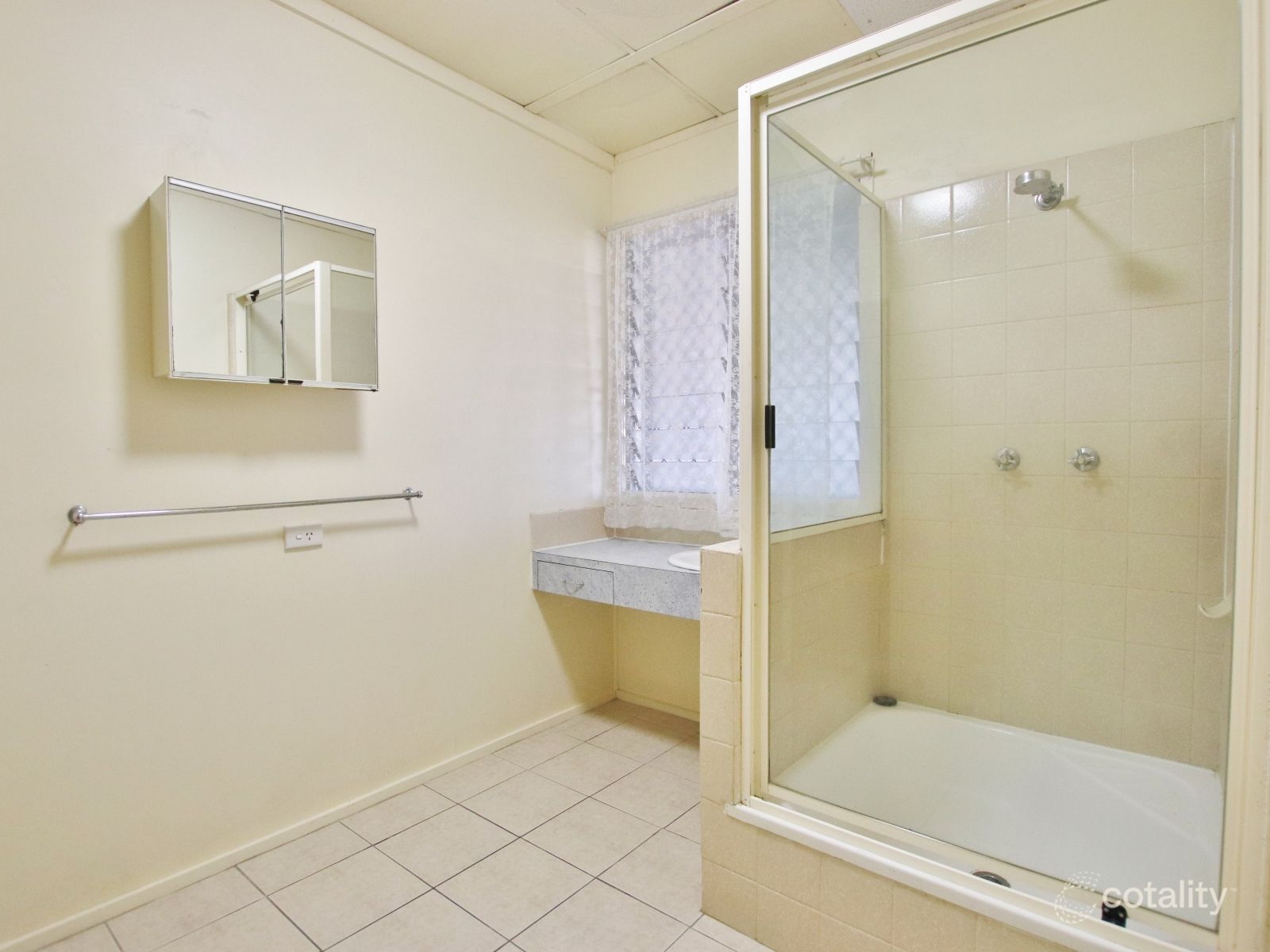 4/395 Perrier Ave, Frenchville, QLD 4701