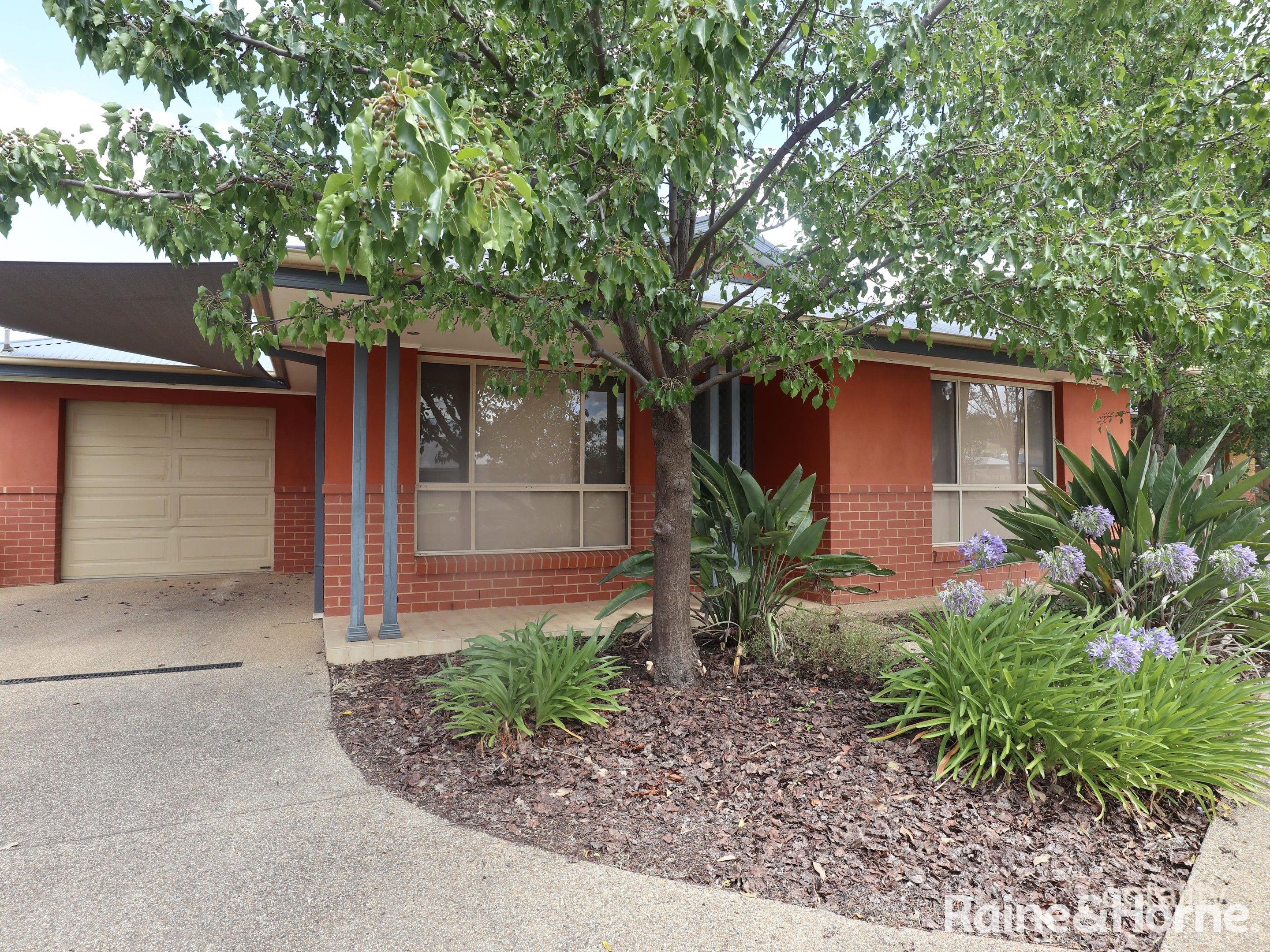 2/5 Barton Ave, Lloyd, NSW 2650