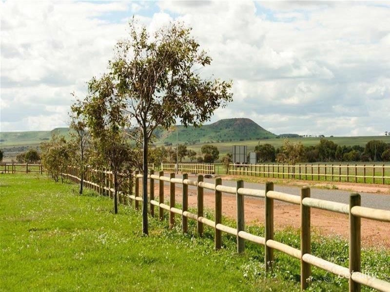 75 Eastlyn Dr, Deepdale, WA 6532