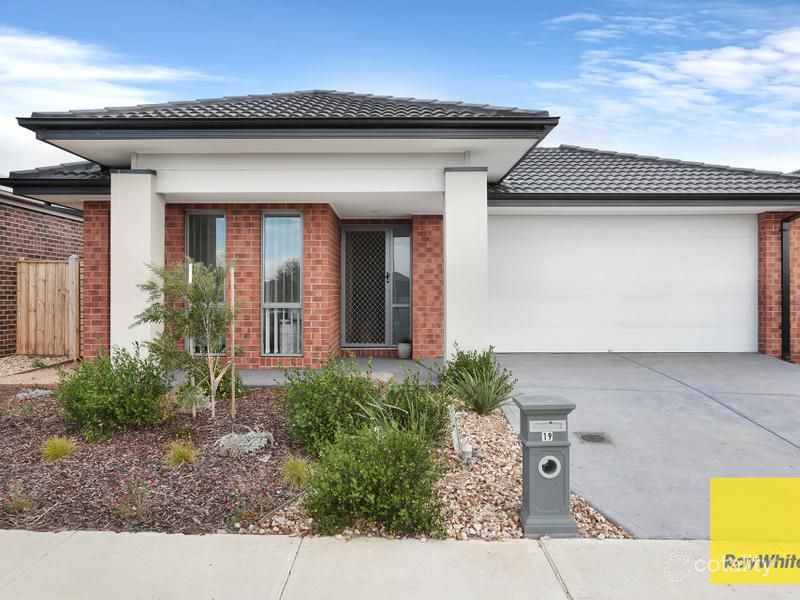 19 Saltmarsh Cres, Point Cook, VIC 3030