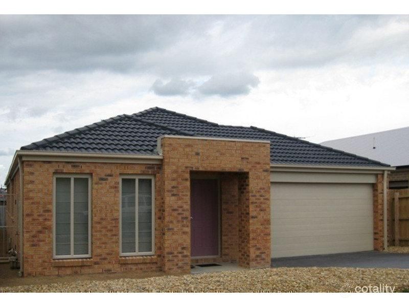 12 Elspeth Cct, Mount Martha, VIC 3934