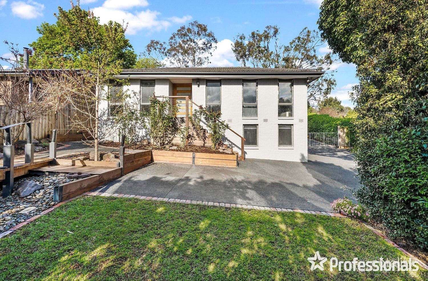 4 Edward Rd, Chirnside Park, VIC 3116