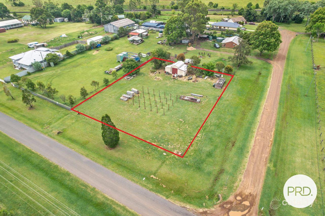 16 Newcastle St, Calvert, QLD 4340