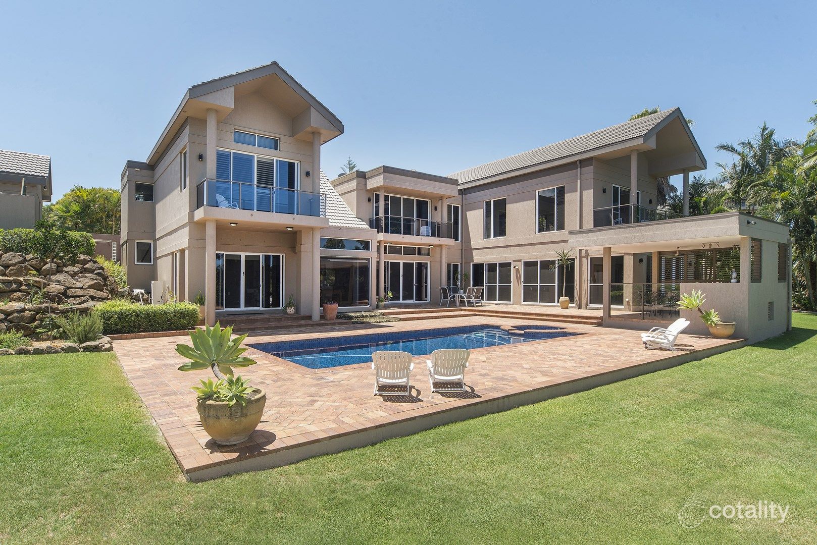 6258 Broken Hills Dr, Hope Island, QLD 4212