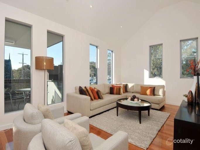 18b Ivanhoe Pde, Ivanhoe, VIC 3079