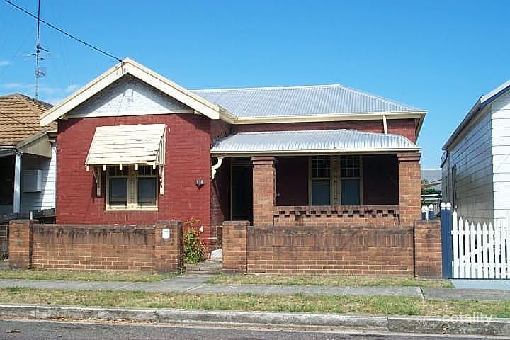 4 Emerald St, Hamilton North, NSW 2292