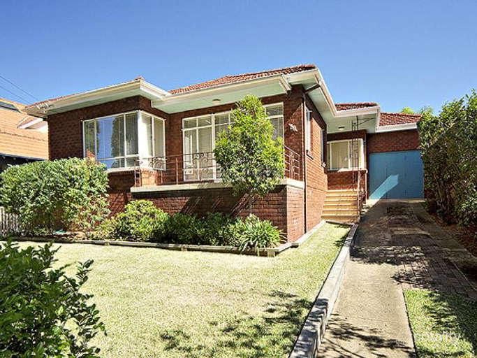 28 Woonona Rd, Northbridge, NSW 2063