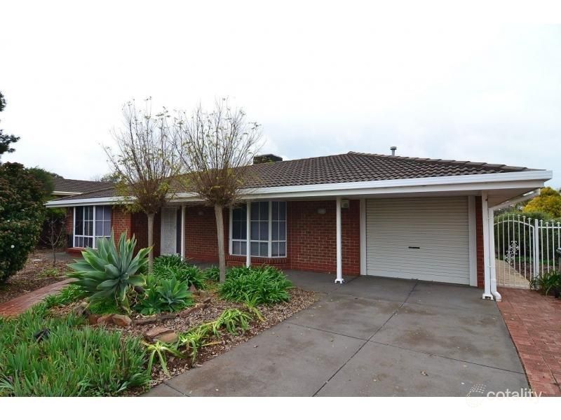 12 Chertsey Ct, Wynn Vale, SA 5127
