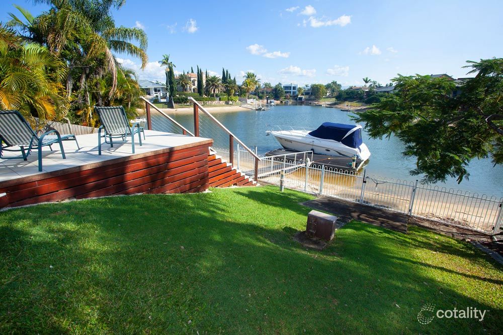 11 Rannock Ave, Benowa, QLD 4217