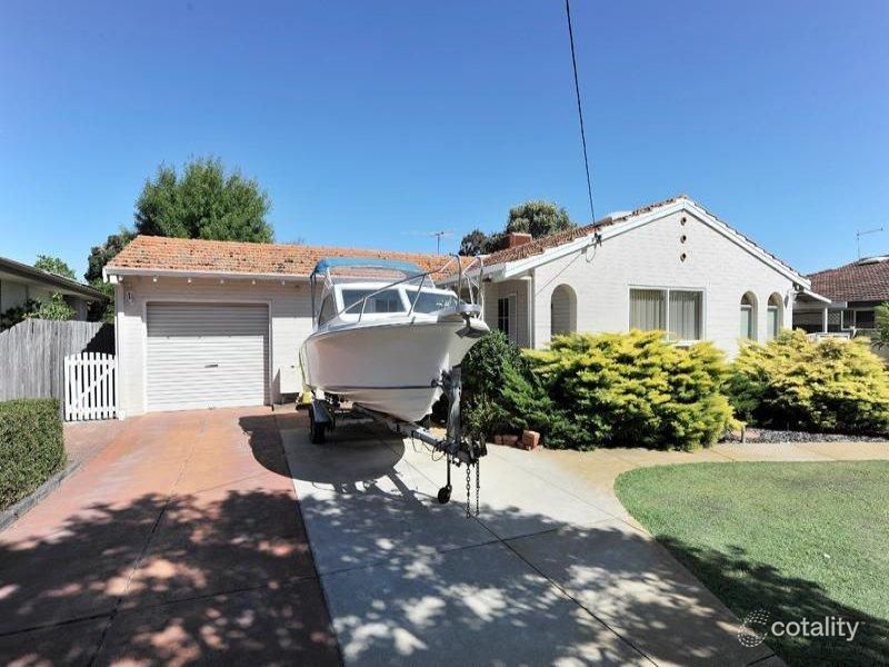 7 Flinders Cres, Bull Creek, WA 6149