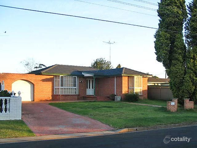 2 Leichhardt Ave, Fairfield West, NSW 2165