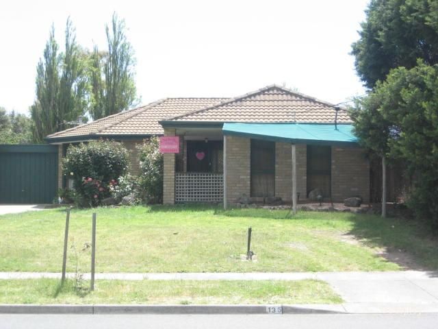 135 Lyrebird Dr, Carrum Downs, VIC 3201