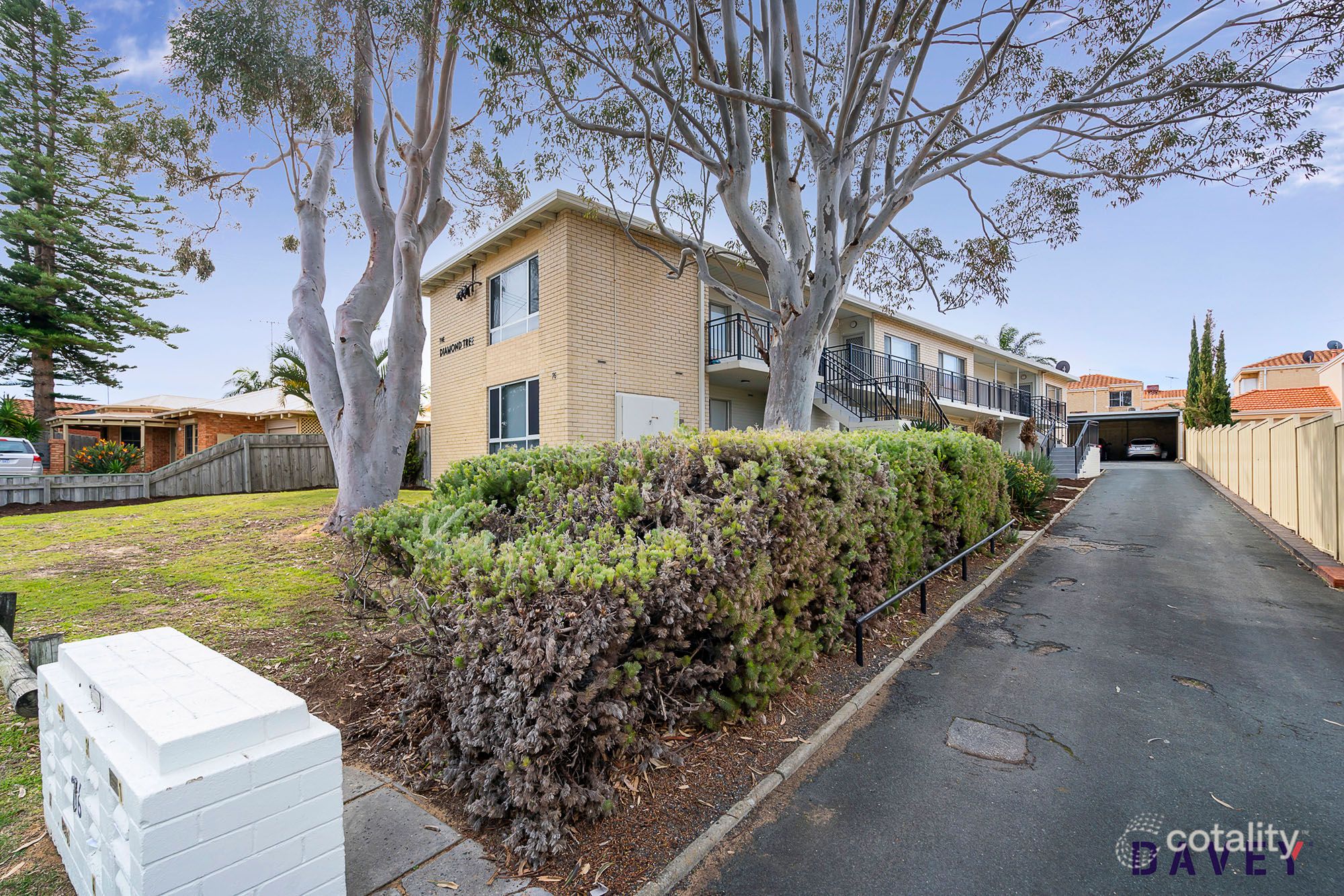 76 Deanmore Rd, Scarborough, WA 6019