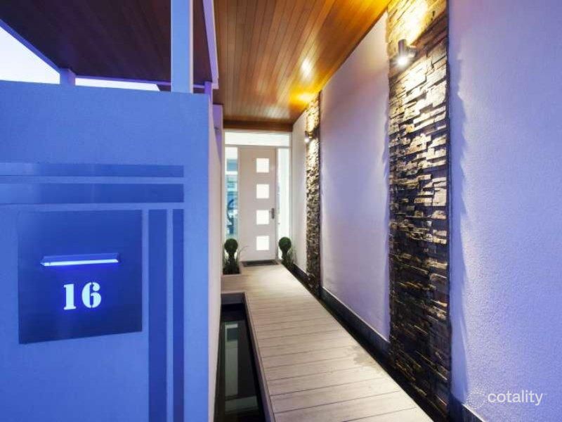 16 Mewstone Cres, North Coogee, WA 6163