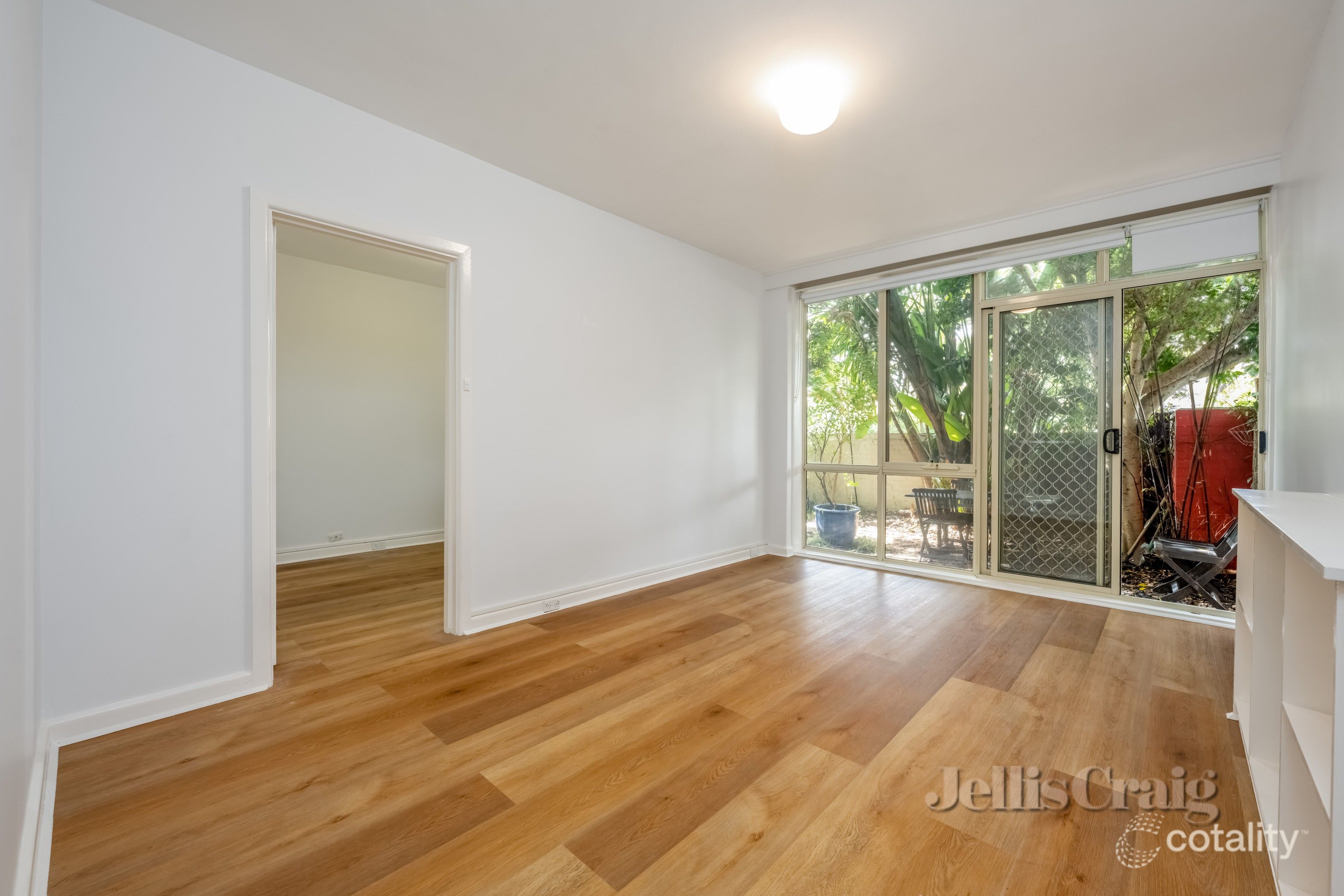 2/47 Kooyong Rd, Armadale, VIC 3143