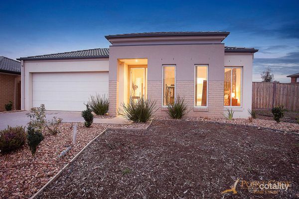 19 Royal Cct, Point Cook, VIC 3030