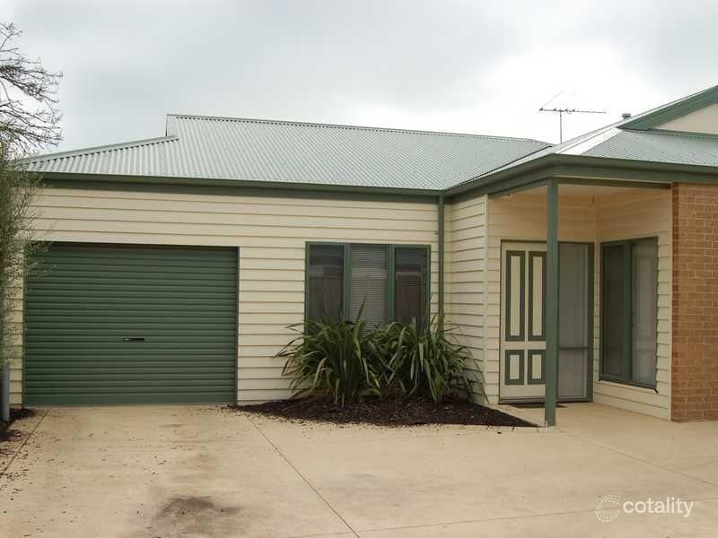 2/74 Dickson St, Bacchus Marsh, VIC 3340