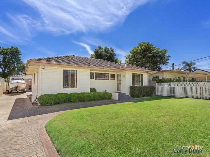 13 Mivo St, Holsworthy, NSW 2173