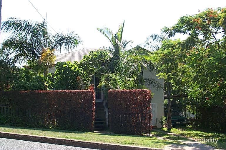 3 Dennis St, Gladstone Central, QLD 4680