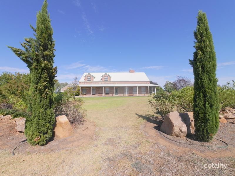 42 Delaneys Rd, Cowra, NSW 2794