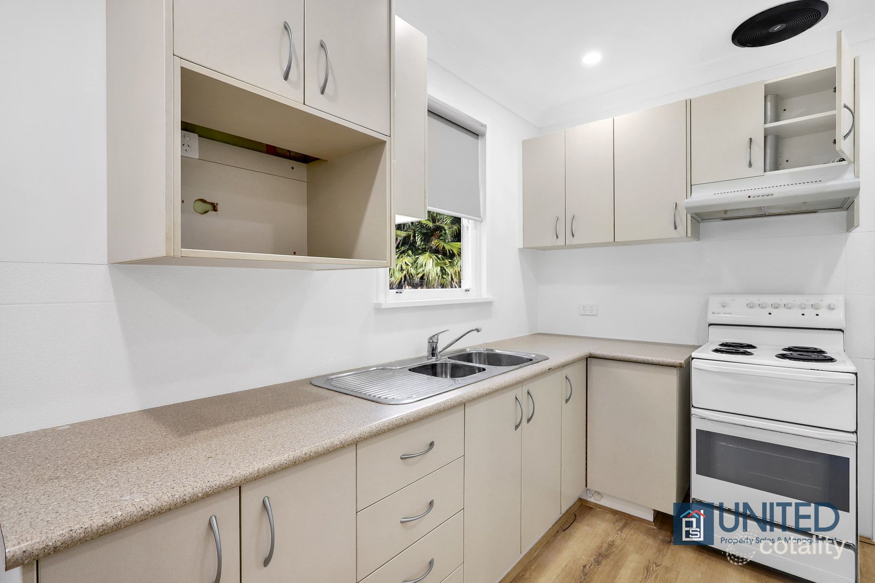 66 Wangaroa Cres, Lethbridge Park, NSW 2770