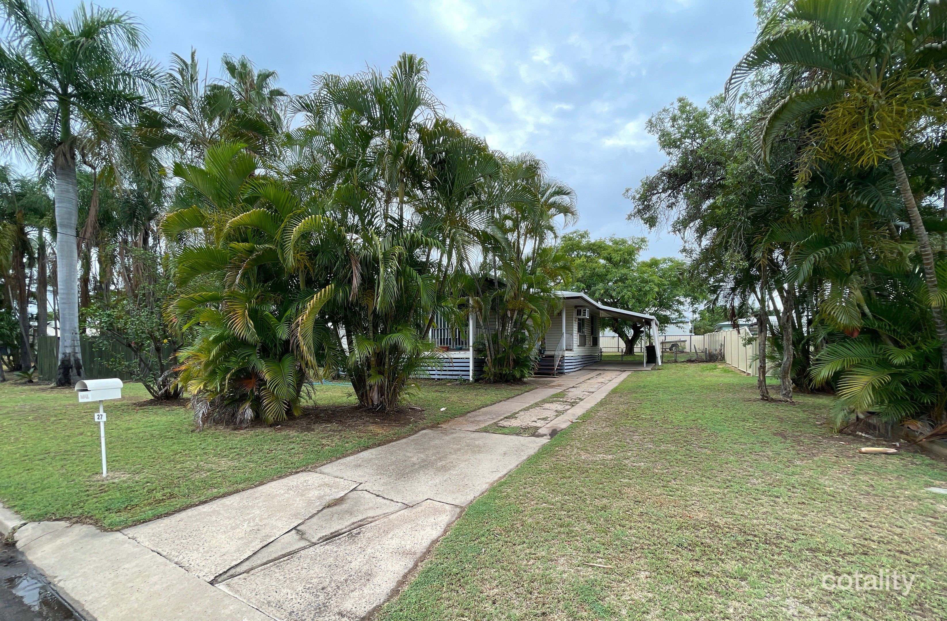 27 Kennedy Dr, Moranbah, QLD 4744