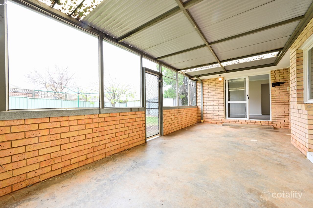 2 Matthew Cl, Griffith, NSW 2680