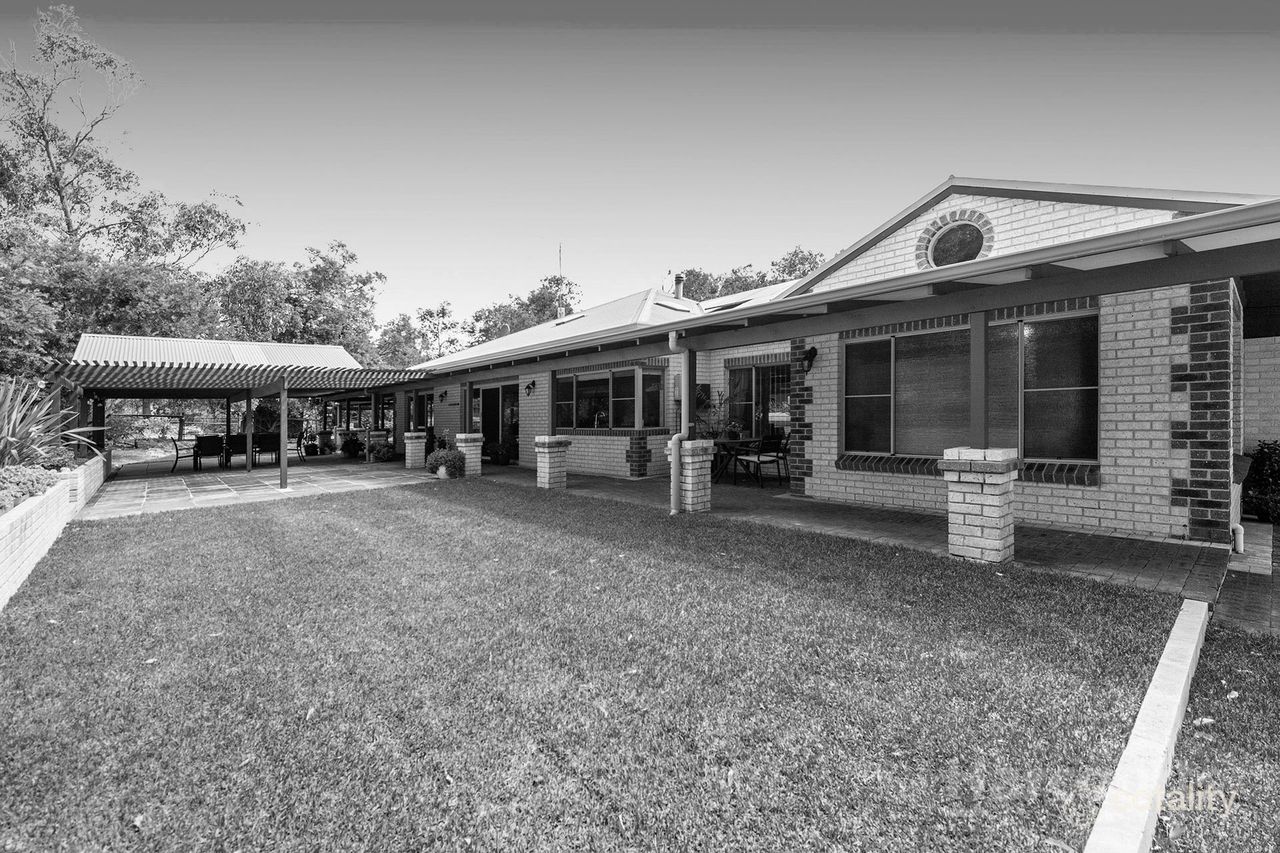 13 Raywood Rd, Bouvard, WA 6211