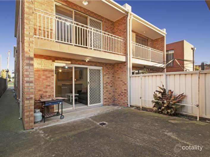 2/70 William St, St Albans, VIC 3021