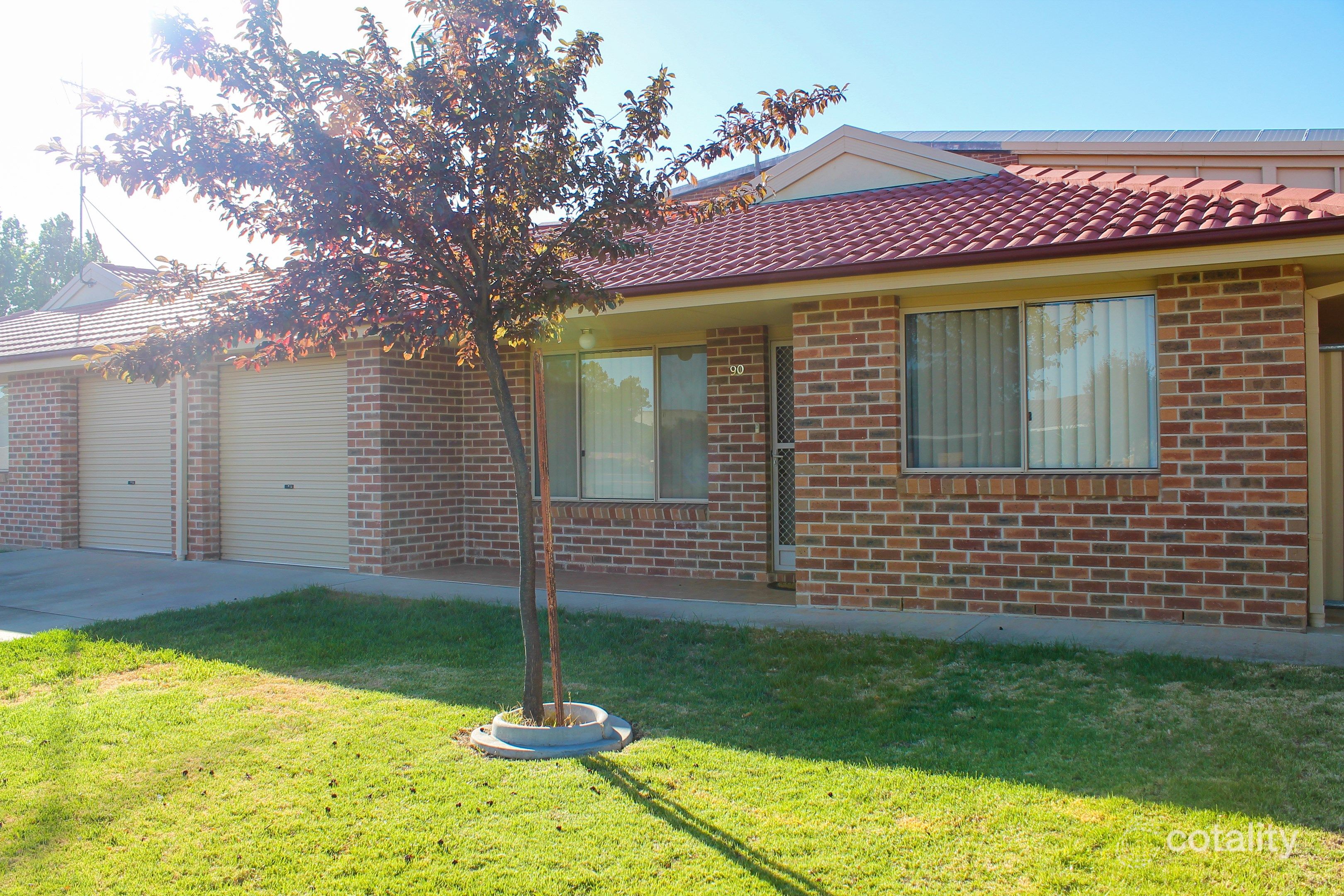 2/90 Parkes St, Temora, NSW 2666
