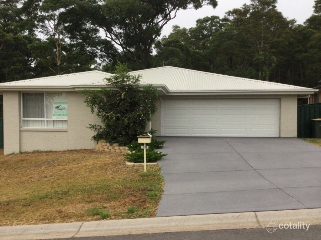 13 Coolabah Cl, Fletcher, NSW 2287
