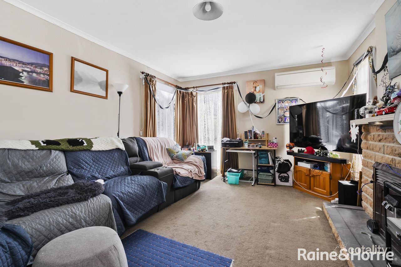 2/5 Erebus St, Warrane, TAS 7018