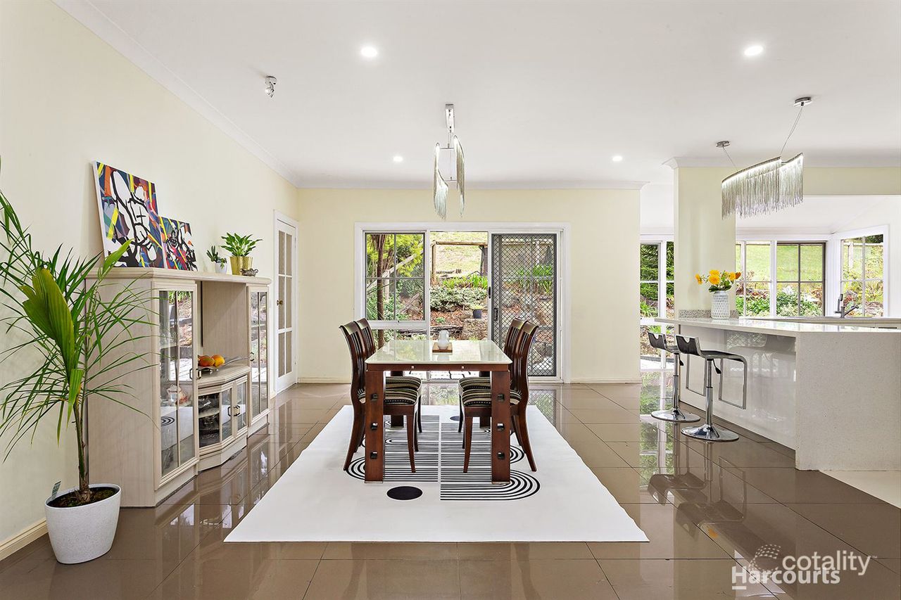 11 Lookover Rd, Donvale, VIC 3111