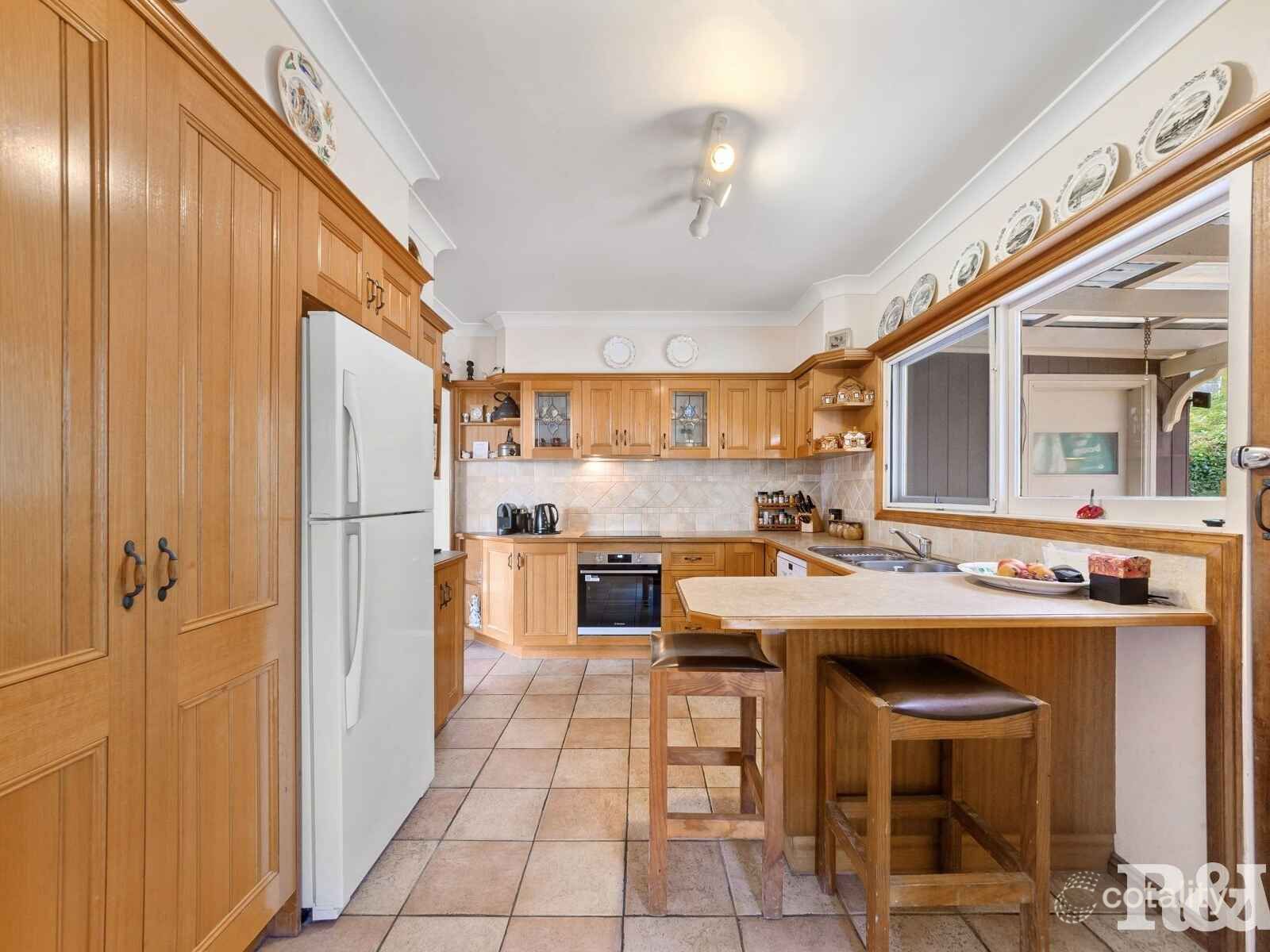 7 Scott St, Point Clare, NSW 2250