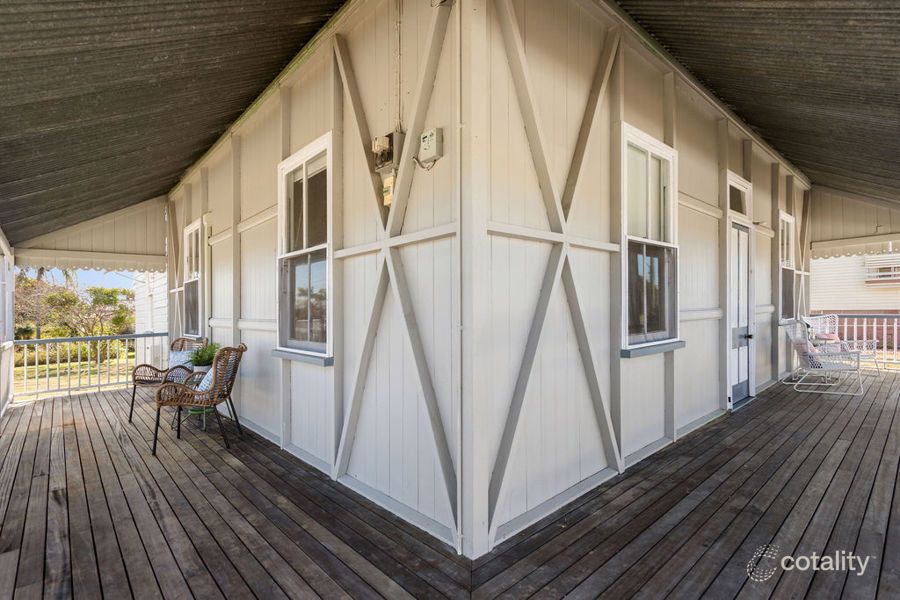 38 Blackstone Rd, Newtown, QLD 4305