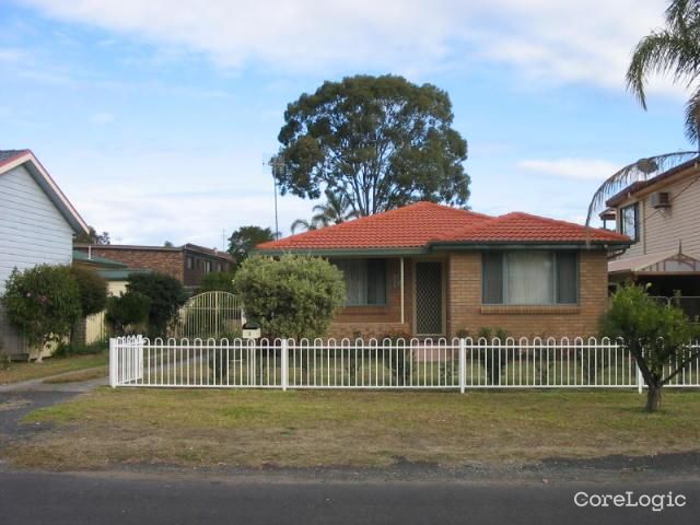 2 Albatross Rd, Berkeley Vale, NSW 2261