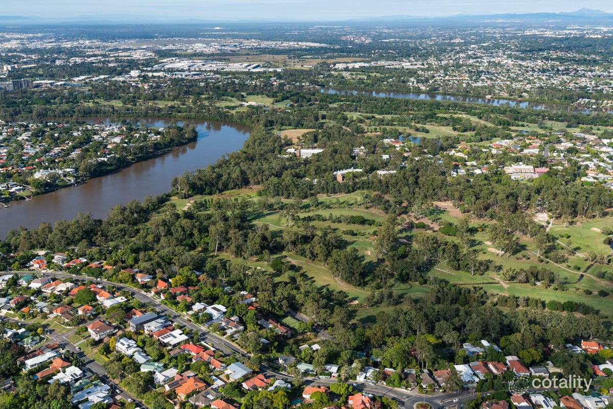 83 Hillside Tce, St Lucia, QLD 4067