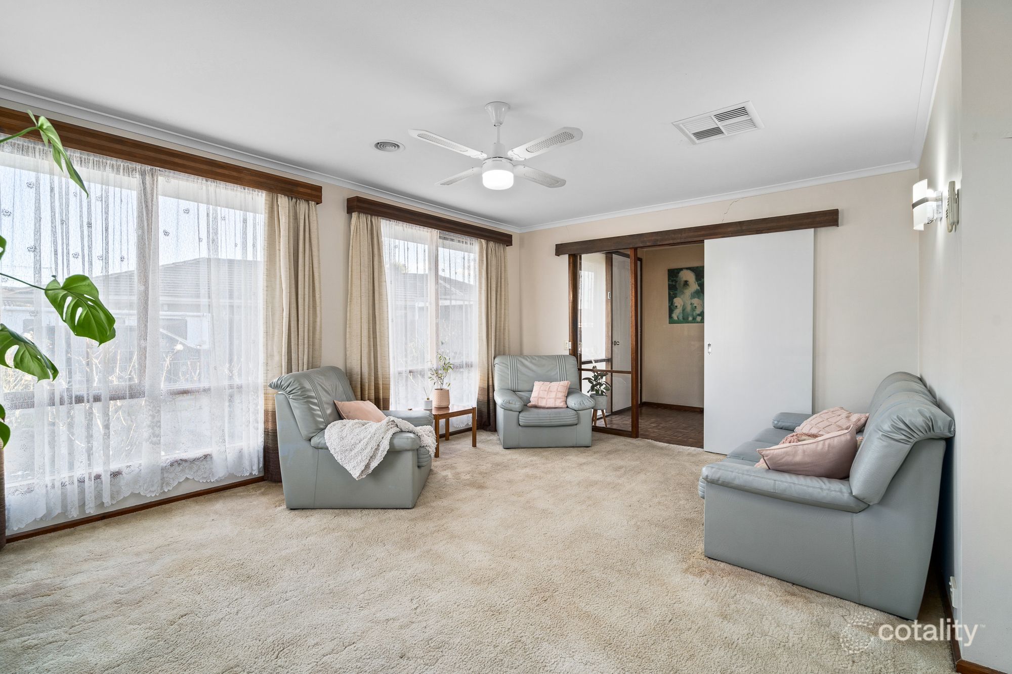 5 Gaynor Cres, Gladstone Park, VIC 3043