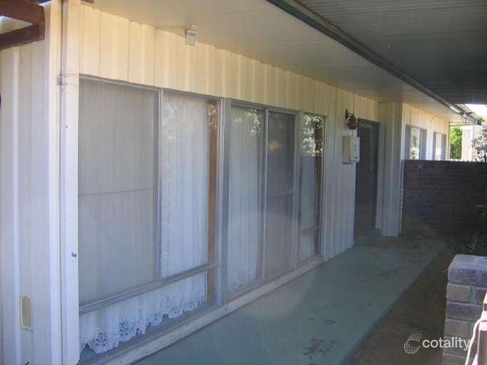 12 Bower St, Merredin, WA 6415