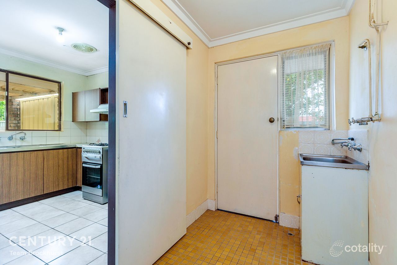 12 Olmar Pl, Kelmscott, WA 6111