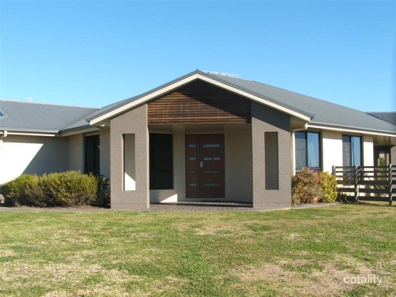 13 Honeyeater Dr, Highfields, QLD 4352