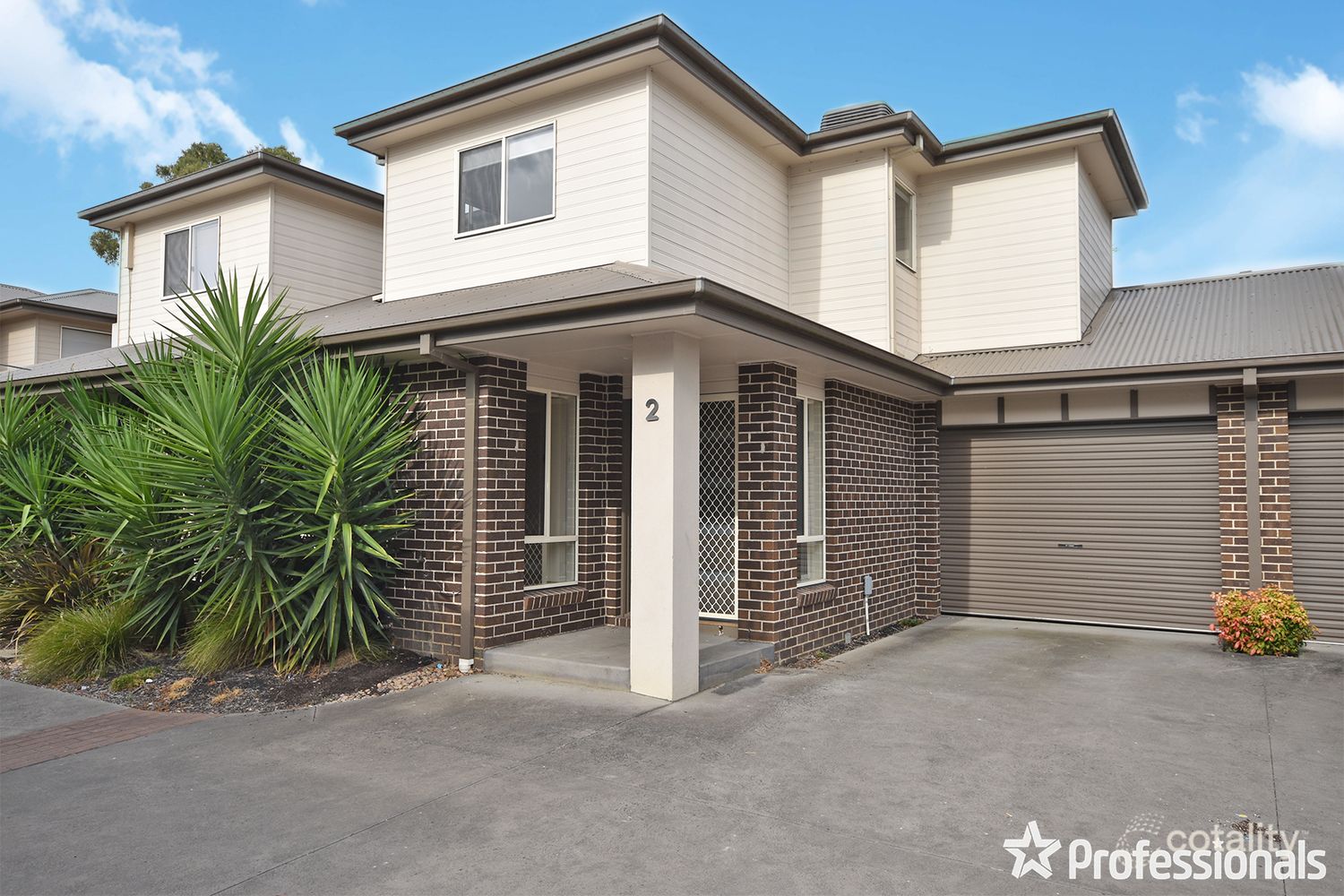 2 Heath Cl, Mooroolbark, VIC 3138
