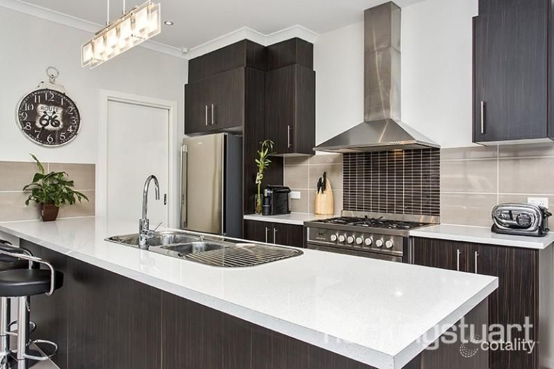 17 Spearfelt St, Kurunjang, VIC 3337