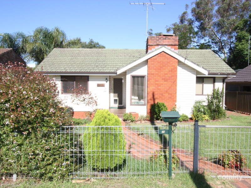 35 Canberra Cres, Campbelltown, NSW 2560